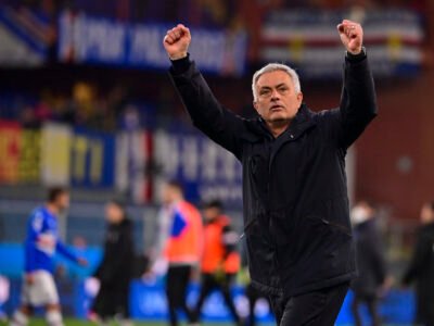 2J109X2 Jose' Mourinho head coach of Roma gestures during the