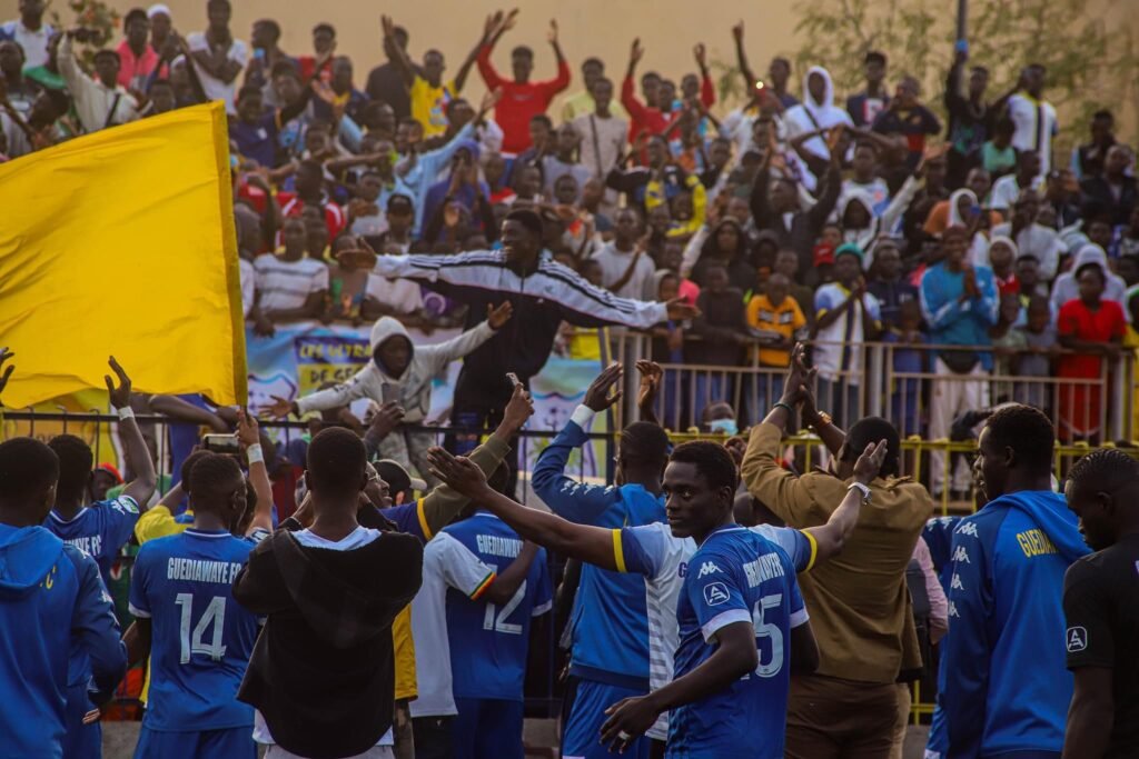 Les supporters de Guédiawaye et leurs joueurs