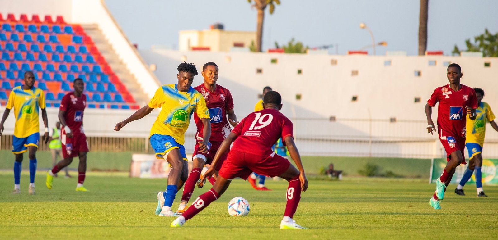 LES PLUS BEAUX MAILLOTS DU CHAMPIONNAT — TOUT-FOOT.COM