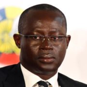 Me Augustin Senghor au bord de la crise