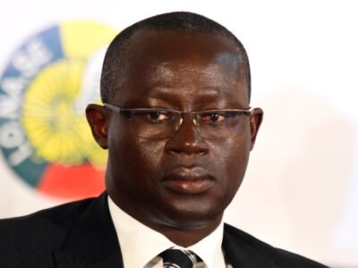 Me Augustin Senghor au bord de la crise