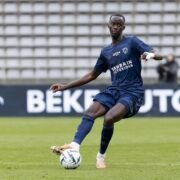 Moustapha Mbow, par ses performances vise une place en sélection. Le défenseur central du Paris FC, connaît un début de saison tonitruant.