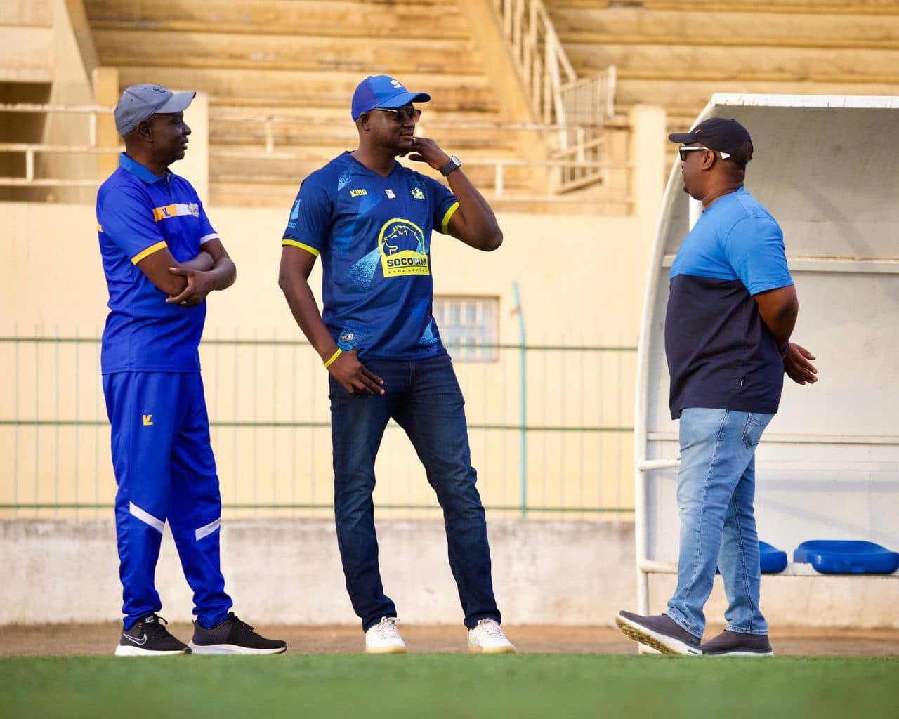 Sidath Sarr est parti, Badara Sarr gère l’intérim sur le banc de Teungueth FC. Mais il faudra bien évidement trouver un titulaire