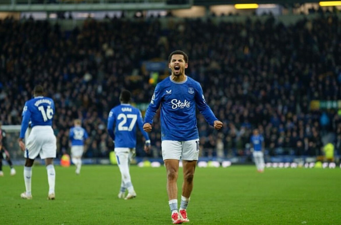 Les supporters d’Everton n’ont d’yeux que pour Iliman Ndiaye désormais. 