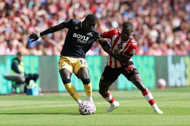 Baptême du feu réussi pour Habib Diarra et Sunderland. Pour ses débuts en PL, le Lion a brillé, contrairement à El Hadji Malick Diouf