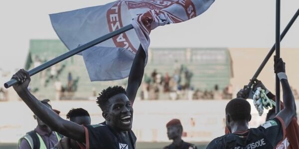 AJEL, seule en tête !