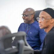 Abdoulaye Seydou Sow se substitue à Abdoulaye Fall.