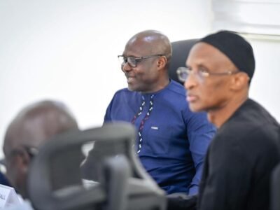 Abdoulaye Seydou Sow se substitue à Abdoulaye Fall.