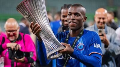 NICOLAS JACKSON, L’HOMME À TROPHÉES !