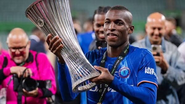 NICOLAS JACKSON, L’HOMME À TROPHÉES !