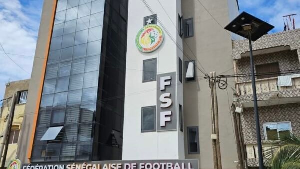 Sadio Mané « prête » son immeuble à la fédération sénégalaise de football. Une affaire, qui crée doute, incompréhension et renforce les détracteurs de la nouvelle équipe dirigeante du football sénégalais.