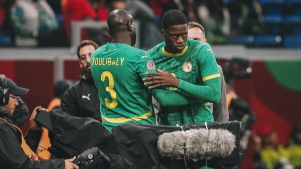 À deux mois de la coupe du monde, c’est le flou total autour de la blessure de Kalidou Koulibaly.