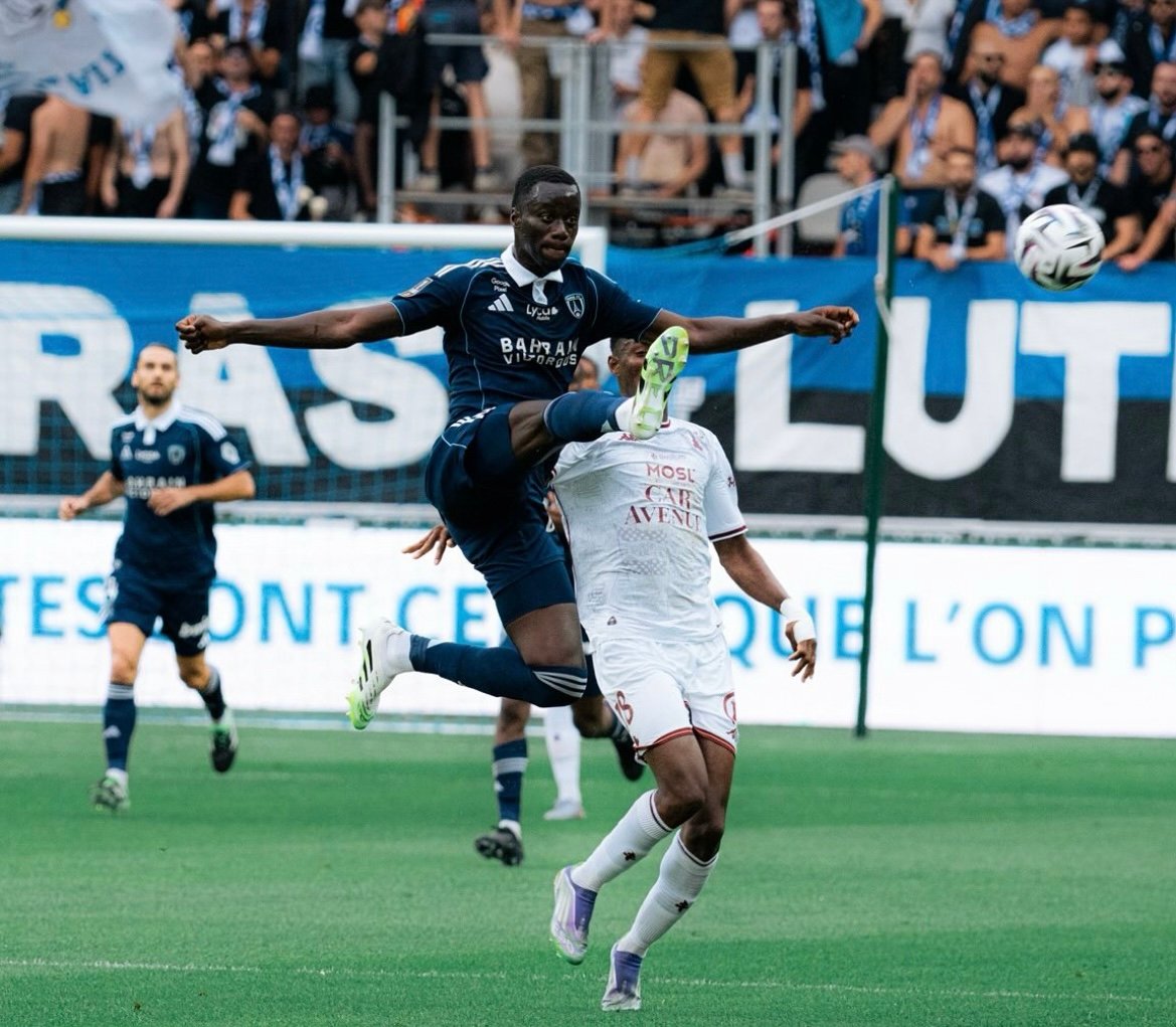 Moustapha Mbow postule pour la coupe du monde. Le défenseur de Paris FC, qui figure sur la pré liste de Pape Thiaw 