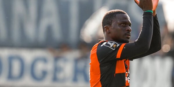 Bamba Dieng vient d’annoncer son départ de Lorient.