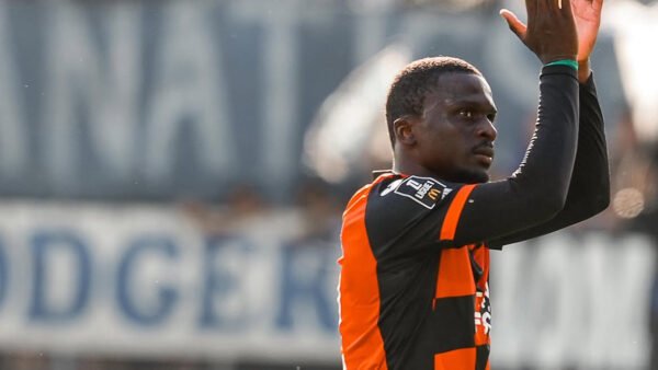Bamba Dieng vient d’annoncer son départ de Lorient.