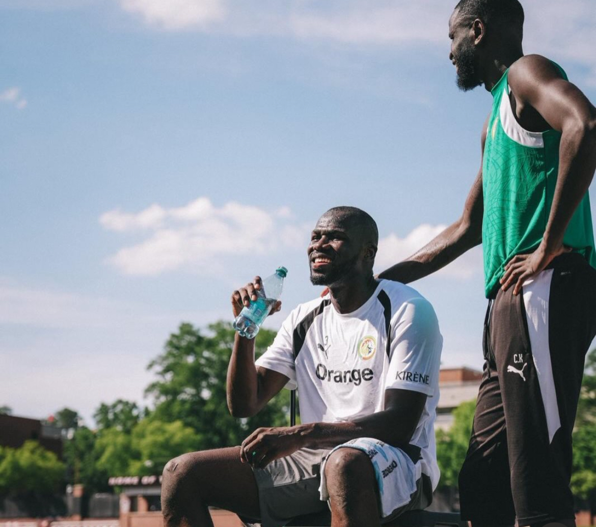 Kalidou Koulibaly, Idrissa Gana Gueye et Pape Gueye ne sont toujours pas à 100 % et les titulariser serait un énorme risque.