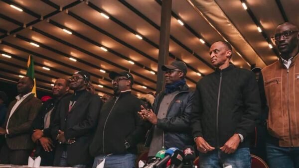 Entre une coupe du monde ratée, un sélectionneur dépassé et des dirigeants incompétents, le football sénégalais vit une vraie crise depuis quelques semaines.