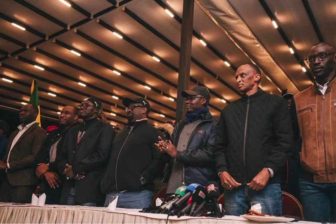 Entre une coupe du monde ratée, un sélectionneur dépassé et des dirigeants incompétents, le football sénégalais vit une vraie crise depuis quelques semaines.